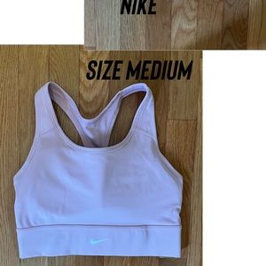 Nike Light pink sport bra with removable Padding